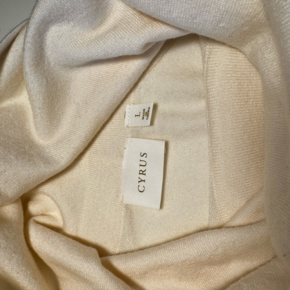 Cyrus Sweater NWT - Picture 5 of 8